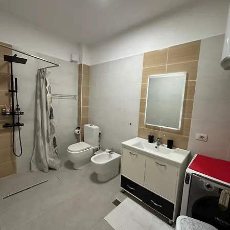 Vlora Apartment アパート Vlorë
